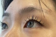 美瞳带的眼睛红怎么办，美瞳带的眼睛模糊看不清东西